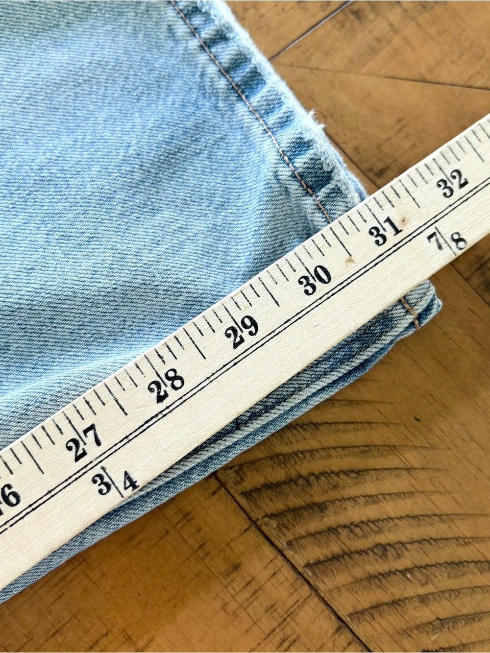 American Eagle Jeans Blue Denim Low Rise Baggy Distressed Size 6R Light Wash - Picture 8 of 8
